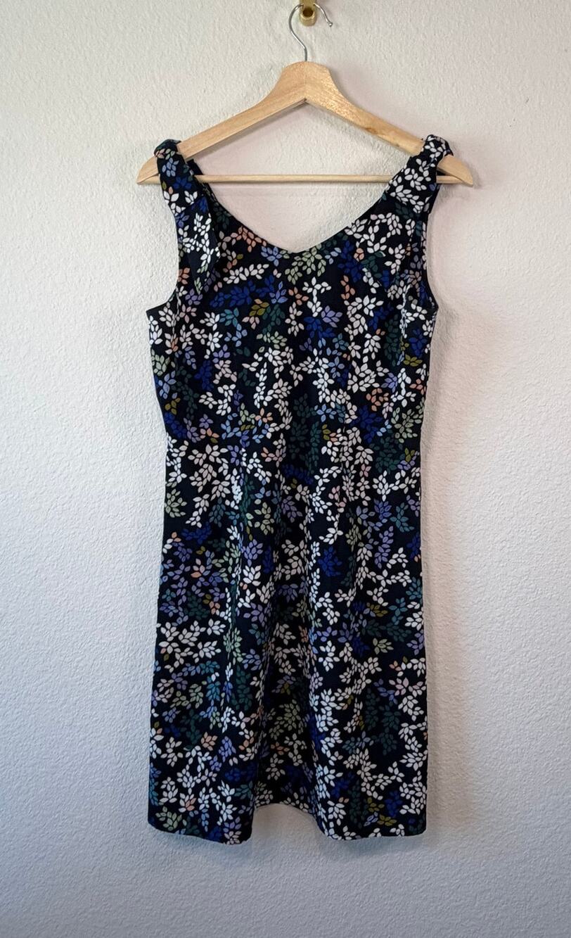 Cabi Cinco Printed Shift Dress Navy Blue Floral V-Neck Mini Dress Women's Small